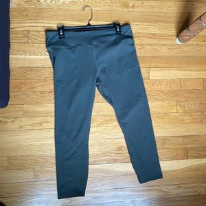 Women’s Fabletics Powerhold Capri Leggings XL